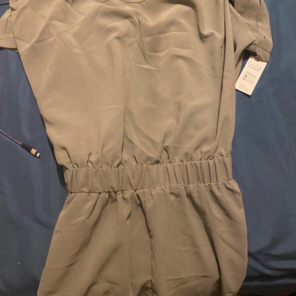 Cupshein Size Large Romper